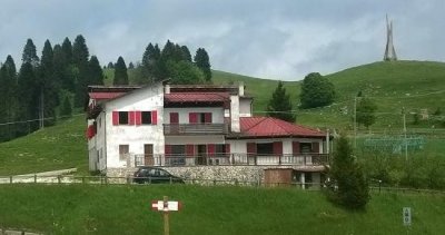 rifugio-monte-corno.thumb.jpg.acddfac792057974b24e53ec126ba00e.jpg